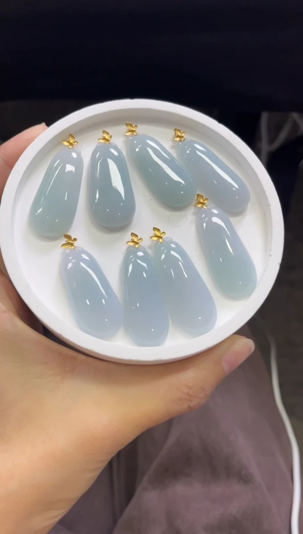 颈饰18K金镶嵌翡翠V143/多样性发一件/配绳子