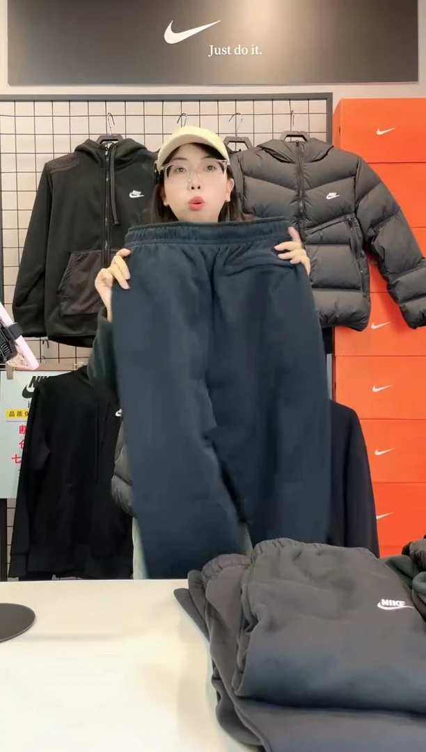 用****07469黑色飞人长裤M码120斤-140斤不退换