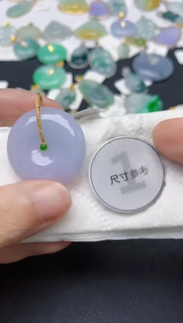 翡翠18K金镶嵌颈饰天然缅甸A货翡翠