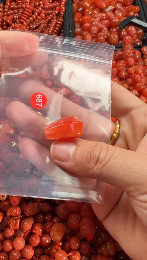 【闪购商品】南红玛瑙颈饰未镶嵌1