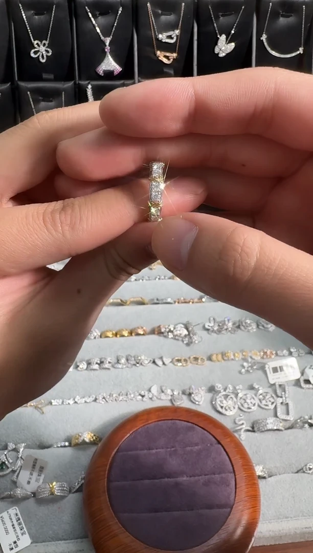 18K金镶嵌戒指/指环钻石力量戒指