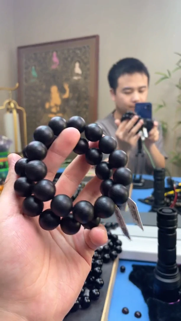 【闪购商品】琥珀裸石未镶嵌ZZF0066多样性发其中一件