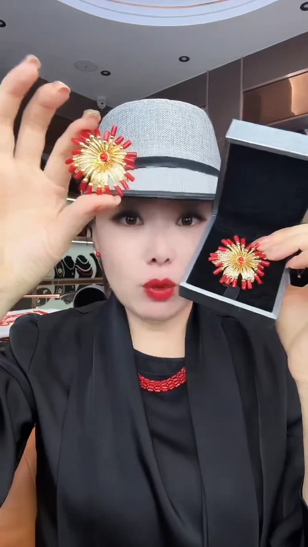 简单时尚百搭 胸针