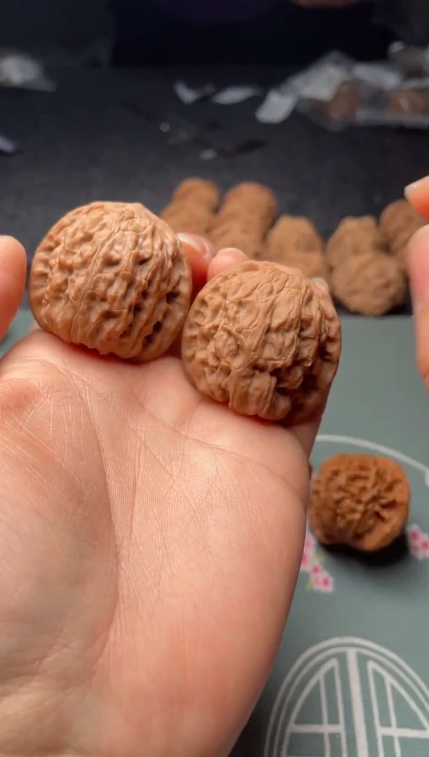 把件文玩核桃w110  野狼 39尺