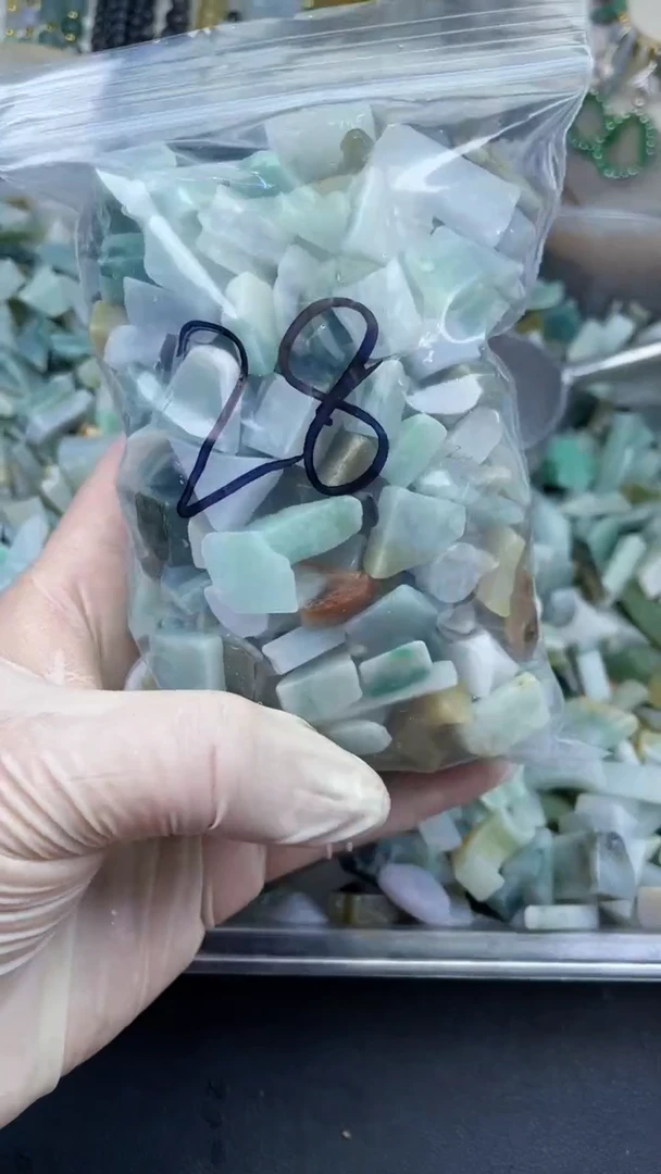 【闪购商品】翡翠颈饰未镶嵌天然翡翠迷你号500克28