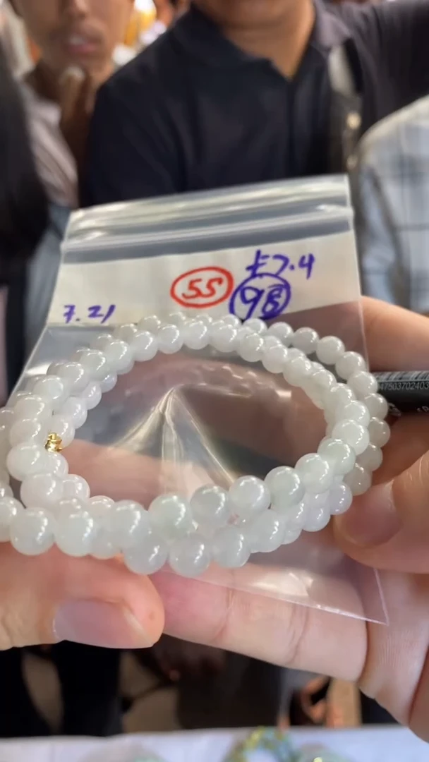 定制翡翠未镶嵌天然缅甸翡翠多样性