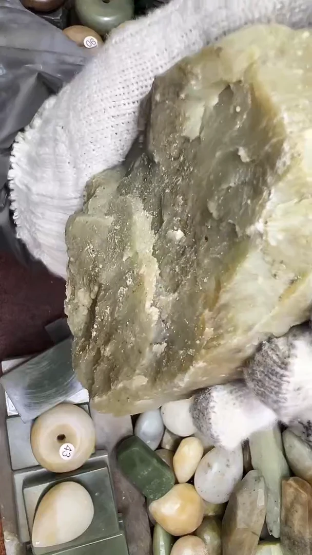 未镶嵌和田玉珠宝半成品1