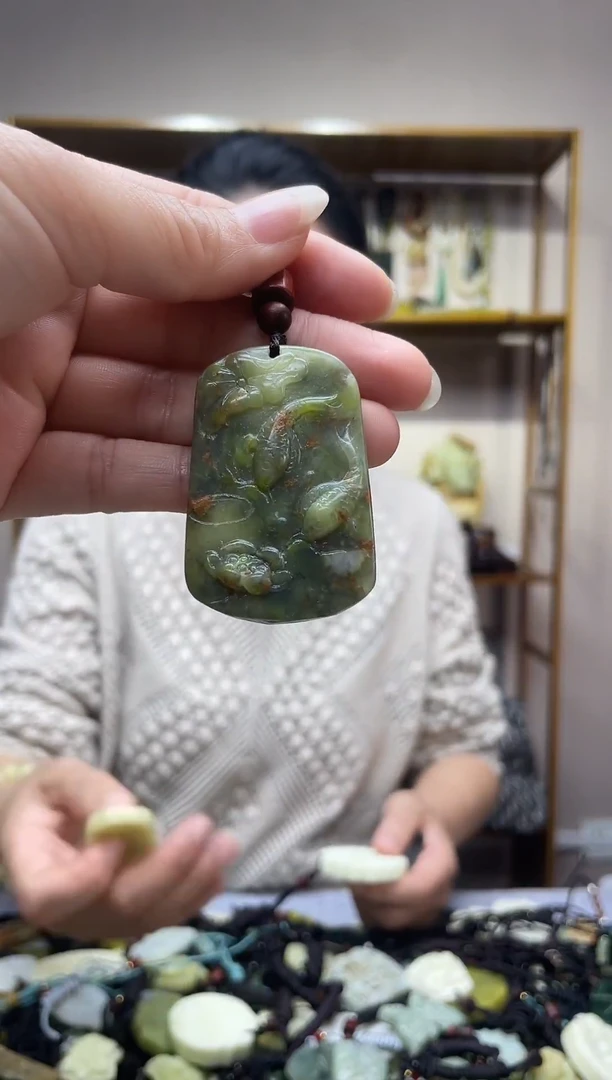 未镶嵌岫玉吊坠··