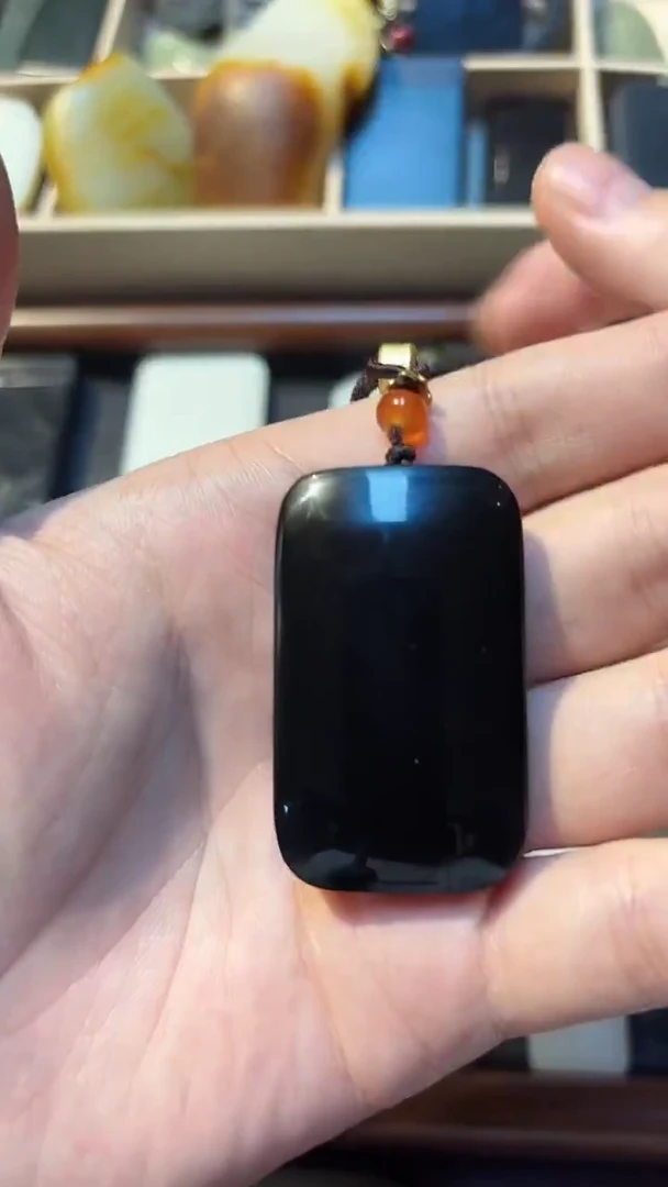 颈饰未镶嵌和田玉18