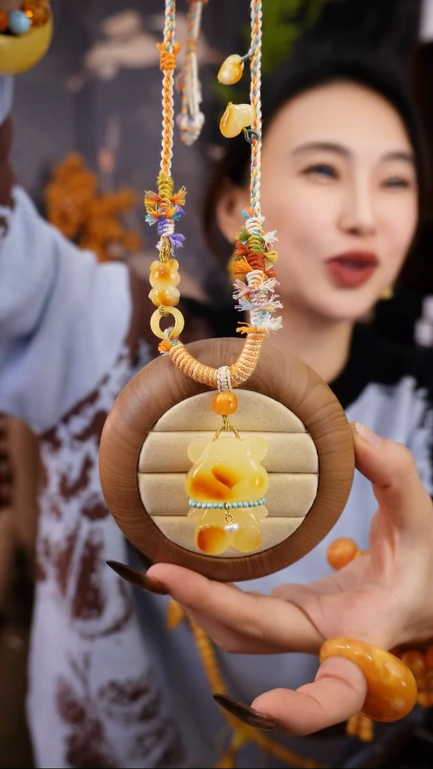 琥珀颈饰未镶嵌颈饰