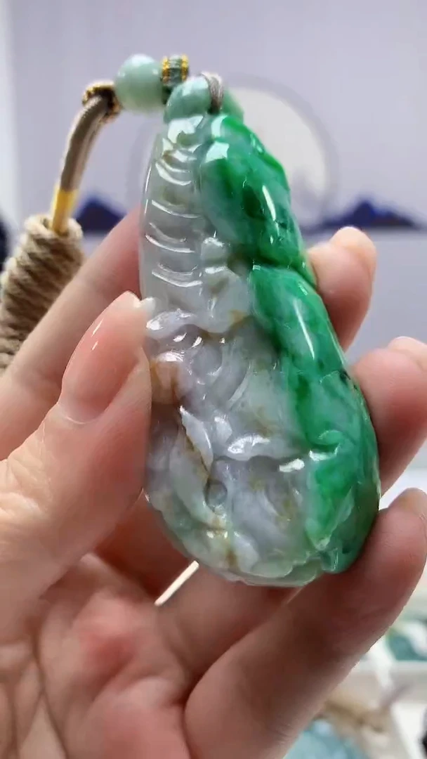 【闪购商品】定制翡翠未镶嵌5028ms-毛货挂件72