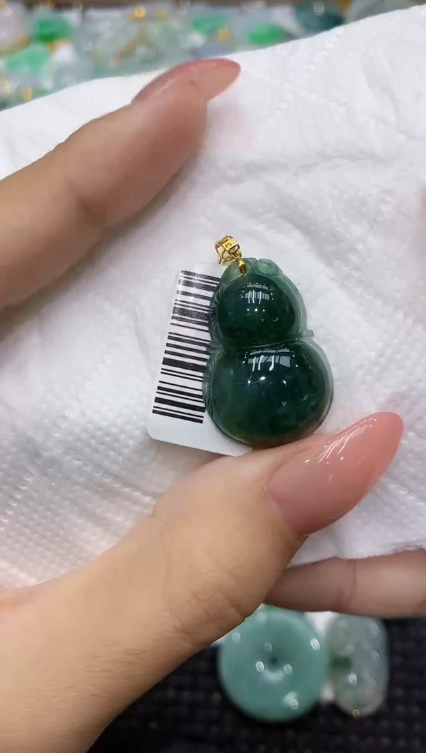 颈饰18K金镶嵌翡翠111111111111