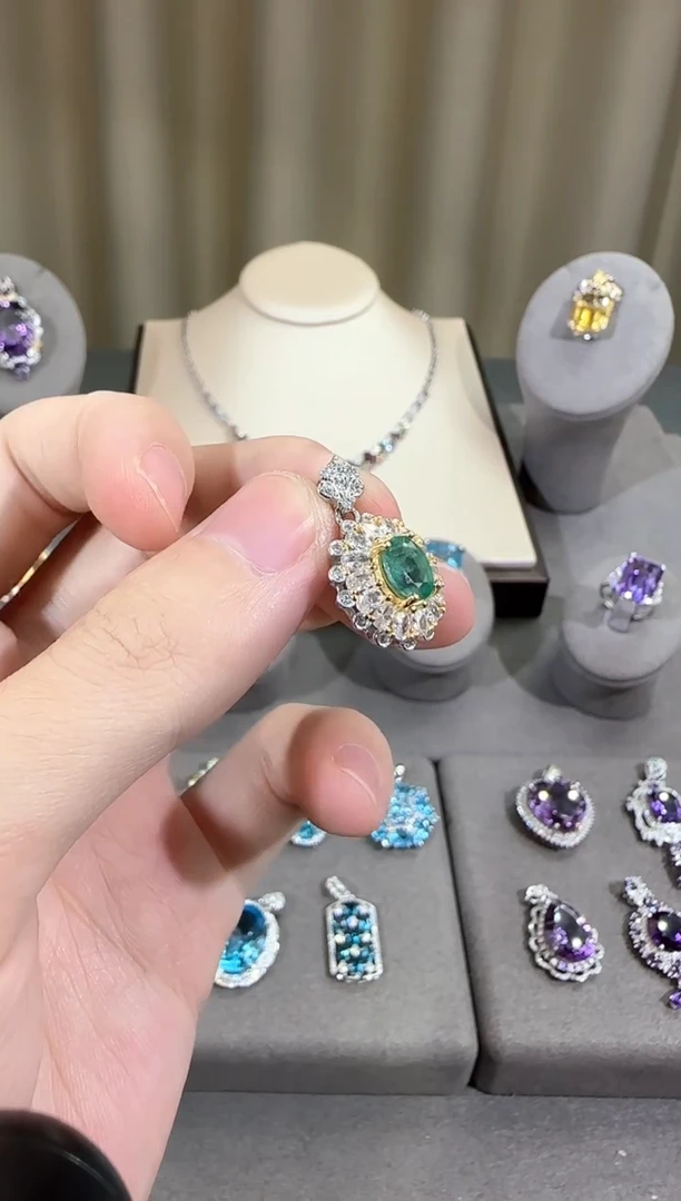 颈饰银S925镶嵌祖母绿9*7mm吊坠高级款