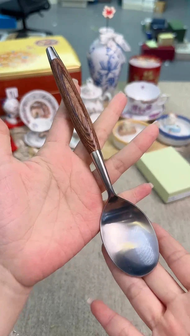 瓷片泡泡家的瓷器真好看