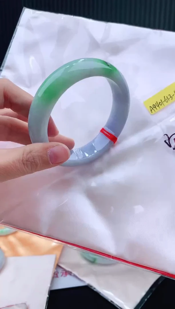 未镶嵌手镯翡翠61+