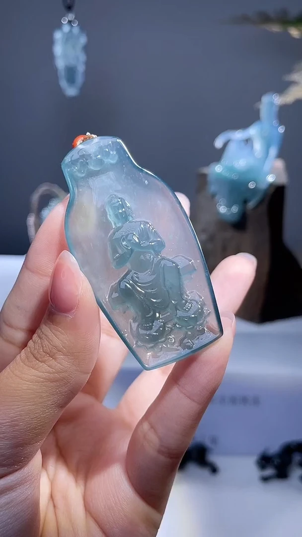 颈饰未镶嵌翡翠挂件