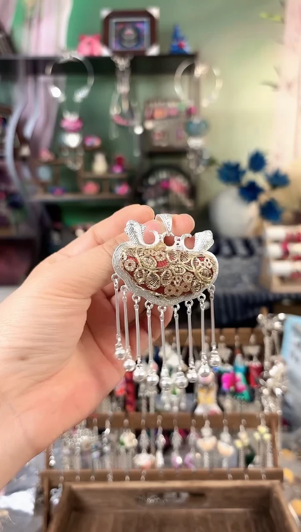 减****）彩云南阁非遗老绣饰品601*