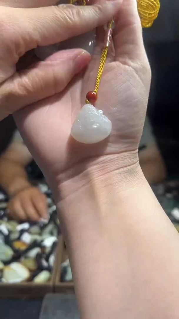 和田玉未镶嵌颈饰·