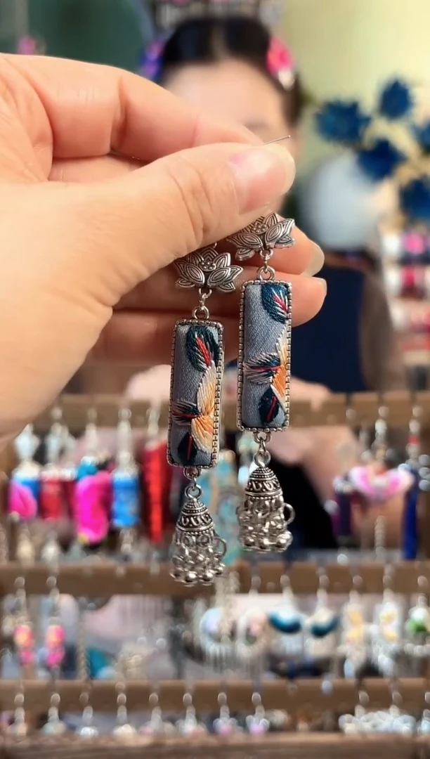 清****）彩云南阁非遗老绣饰品543*