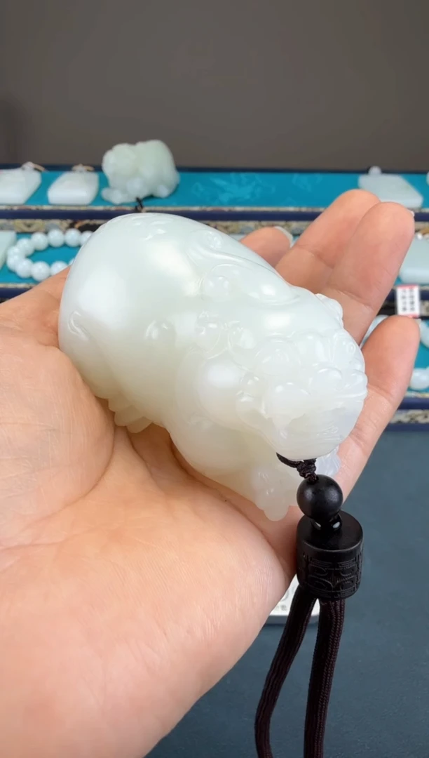 颈饰未镶嵌和田玉8*默1