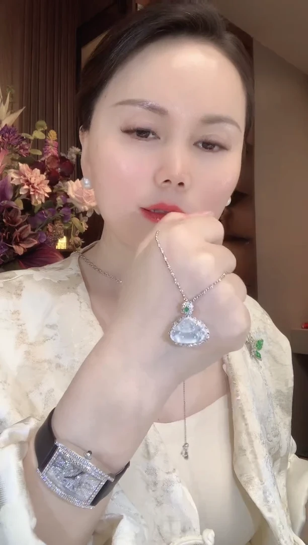 吊坠(不含链)18K金镶嵌翡翠A40