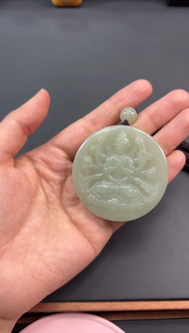 【闪购商品】和田玉把件未镶嵌且末微色差近矿把件