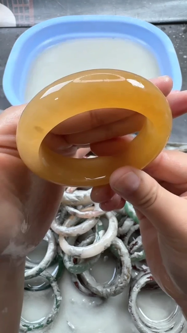 石英质玉手镯未镶嵌30