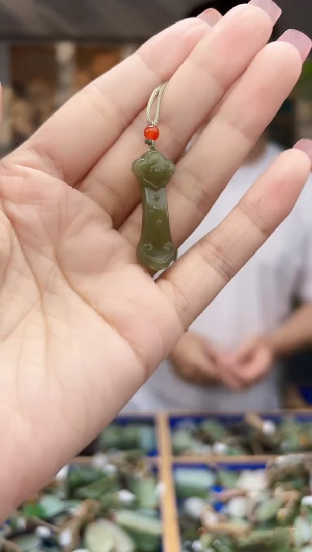 和田玉未镶嵌挂件拍一发一