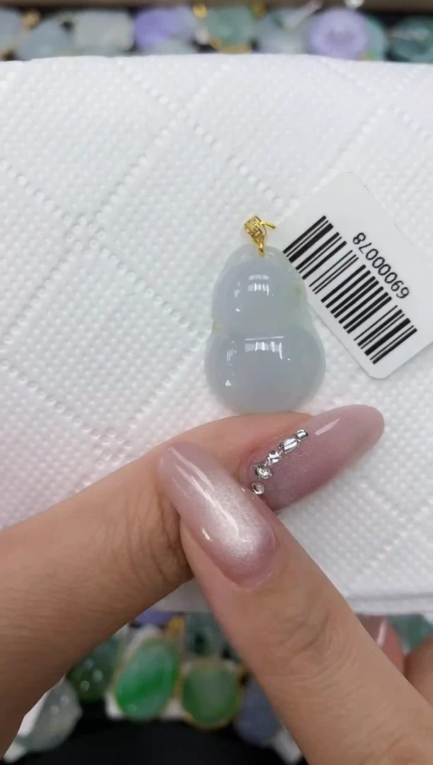 颈饰18K金镶嵌翡翠1