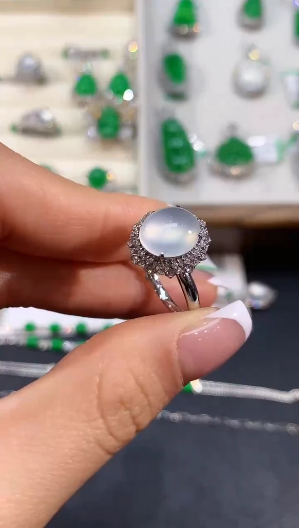 【闪购商品】翡翠戒指18K金镶嵌CM 13582