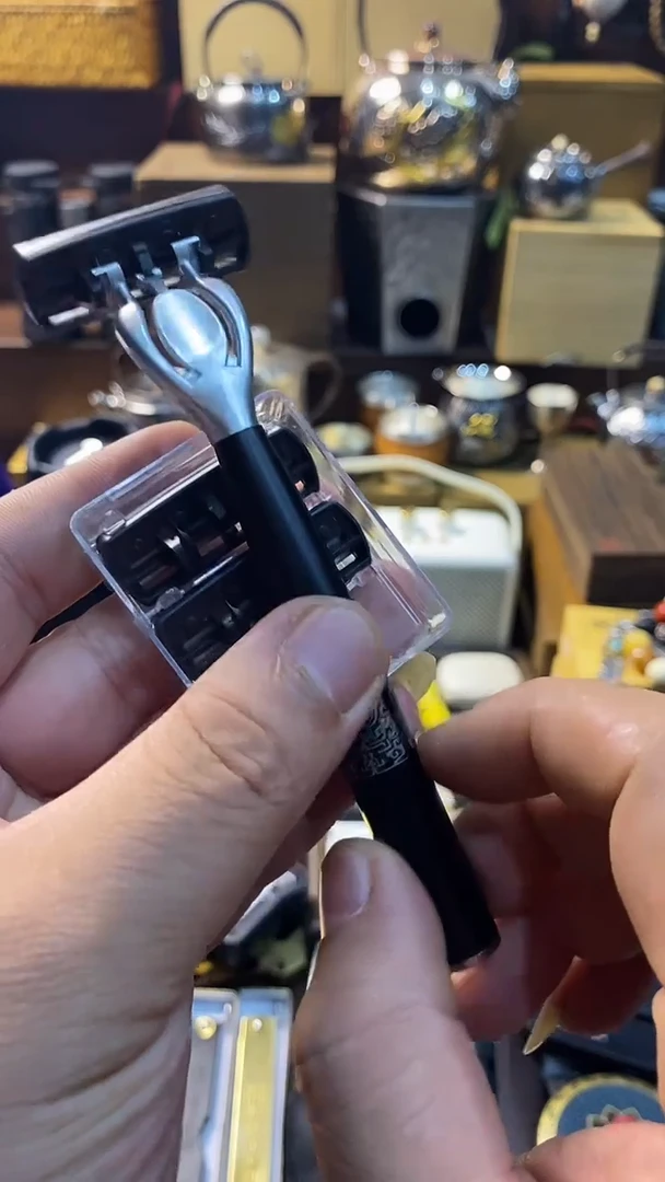 瓷片闪购商品 如图所示