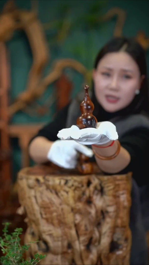 枣木上**水雷击枣木雷晶葫芦