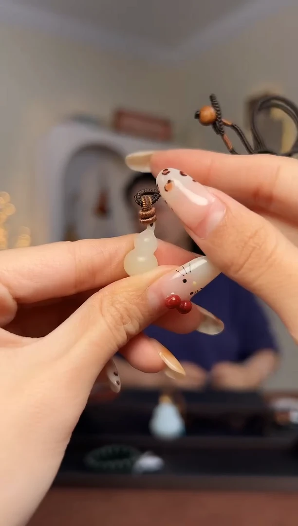 颈饰未镶嵌和田玉18*10