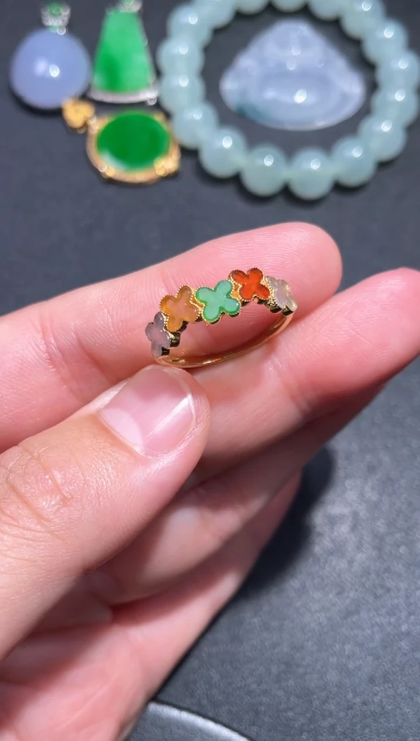 18K金镶嵌戒指翡翠4