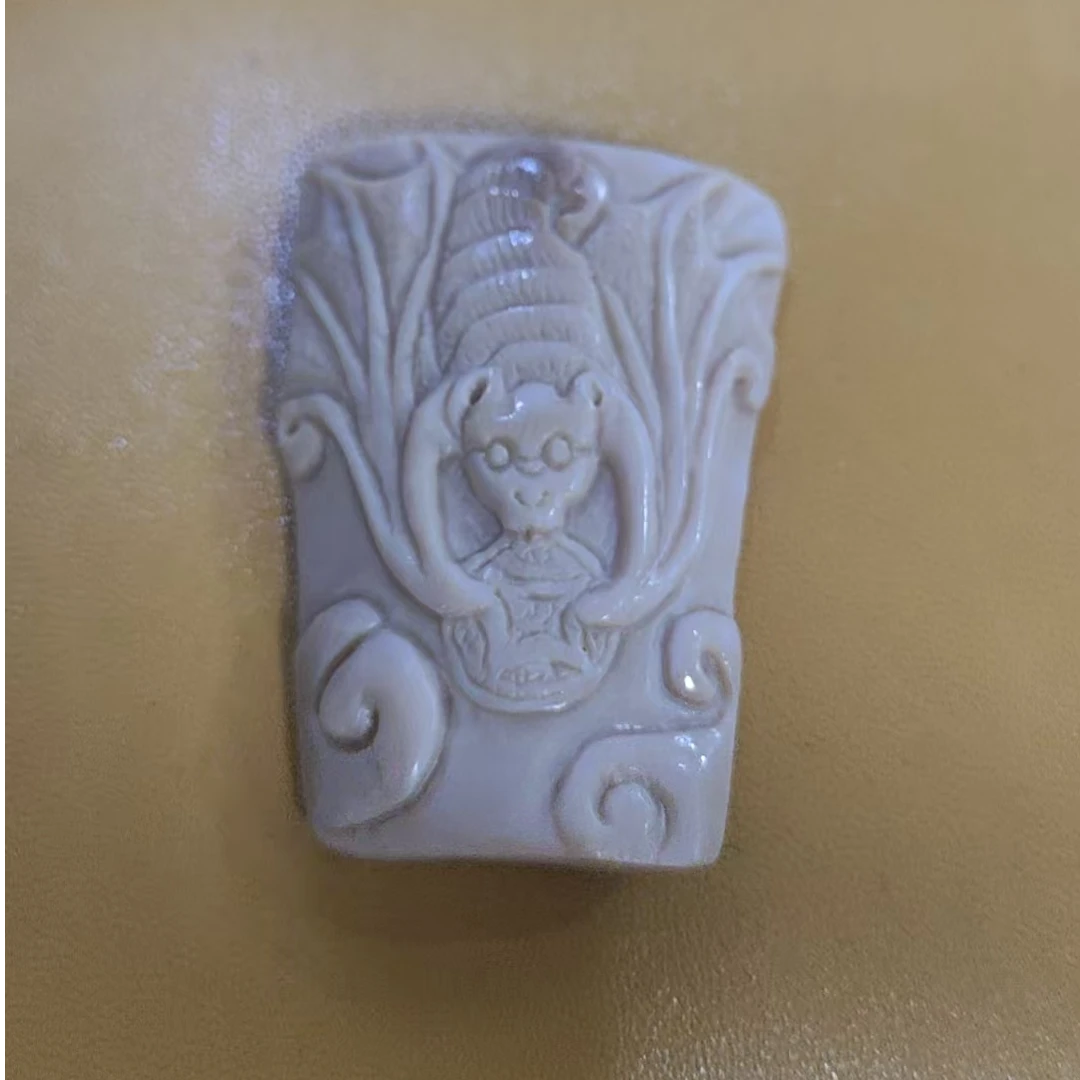 猛犸约9.4克雕刻件XY1225