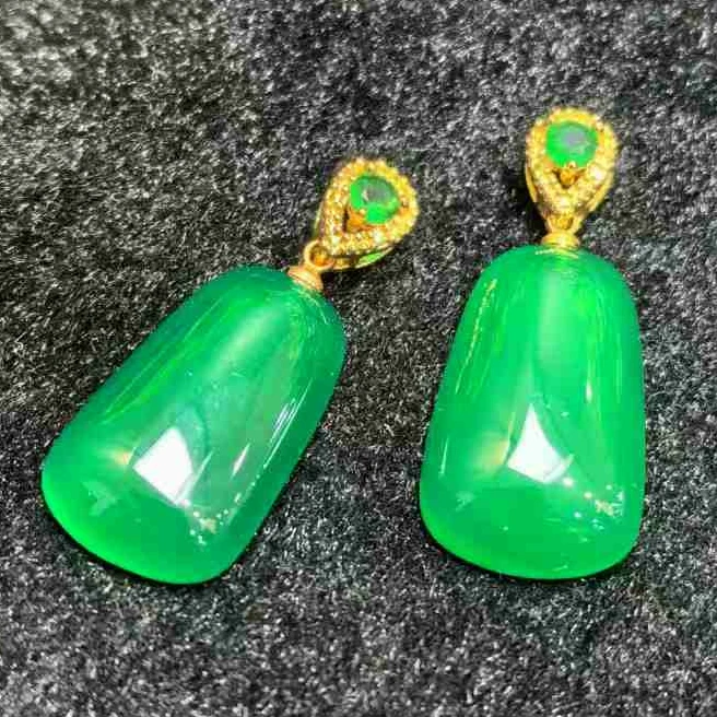 ST7931皇家翠灵玉玛瑙绿无事牌吊坠-配皮绳-多样性发货只发一件