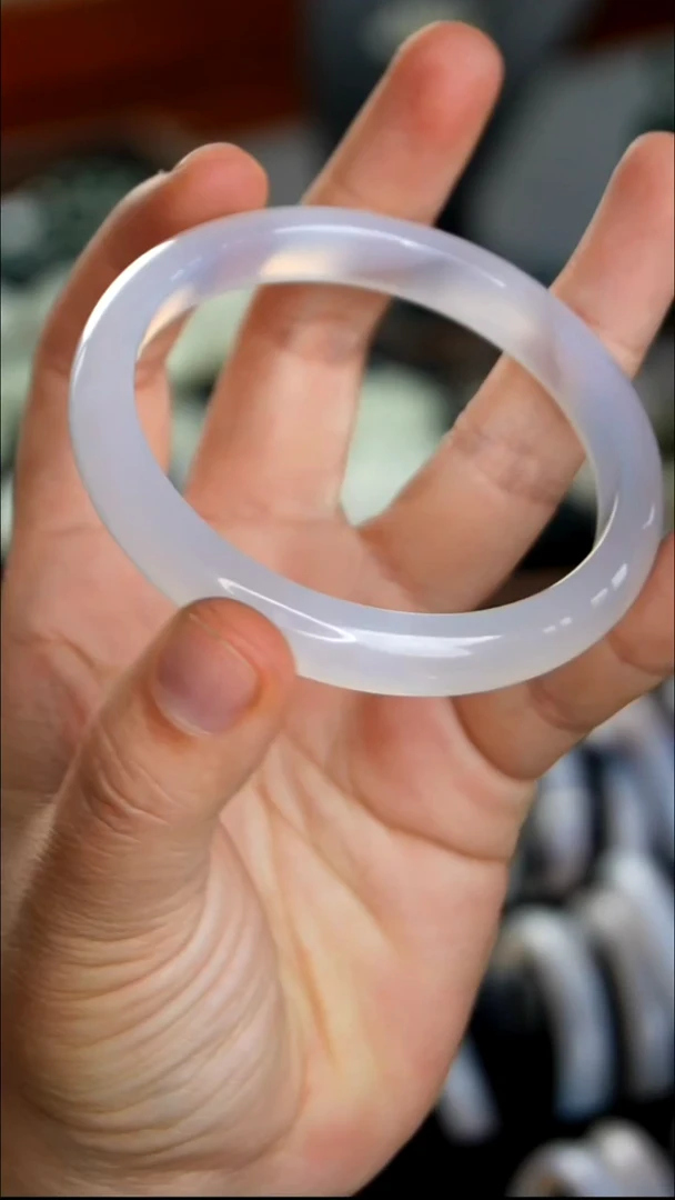 未镶嵌镯子玛瑙/玉髓5.5    60.6