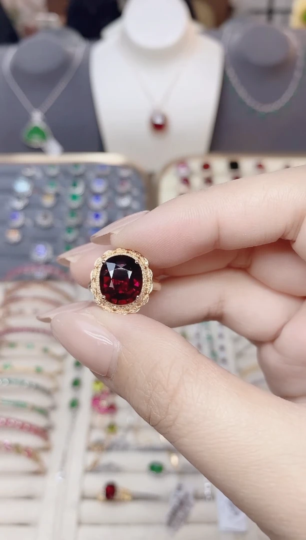 18K金镶嵌戒指红色碧玺-5.2ct