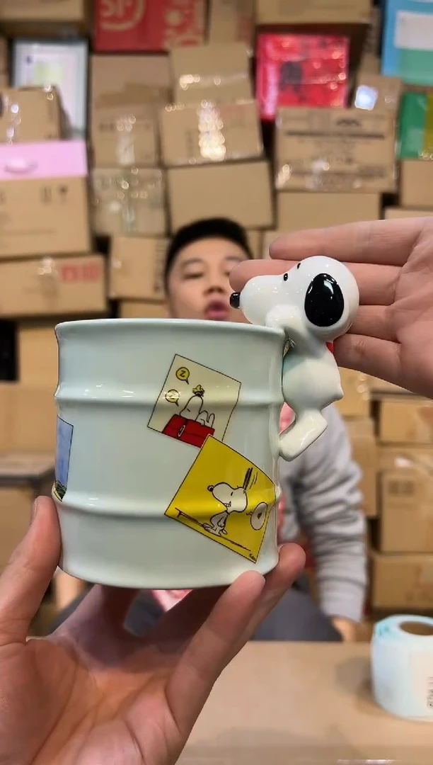 【闪购商品】杯史努比油桶笔筒