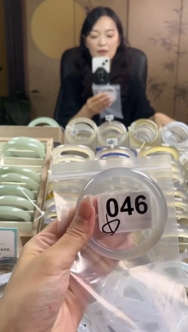 手镯玛瑙/玉髓未镶嵌046