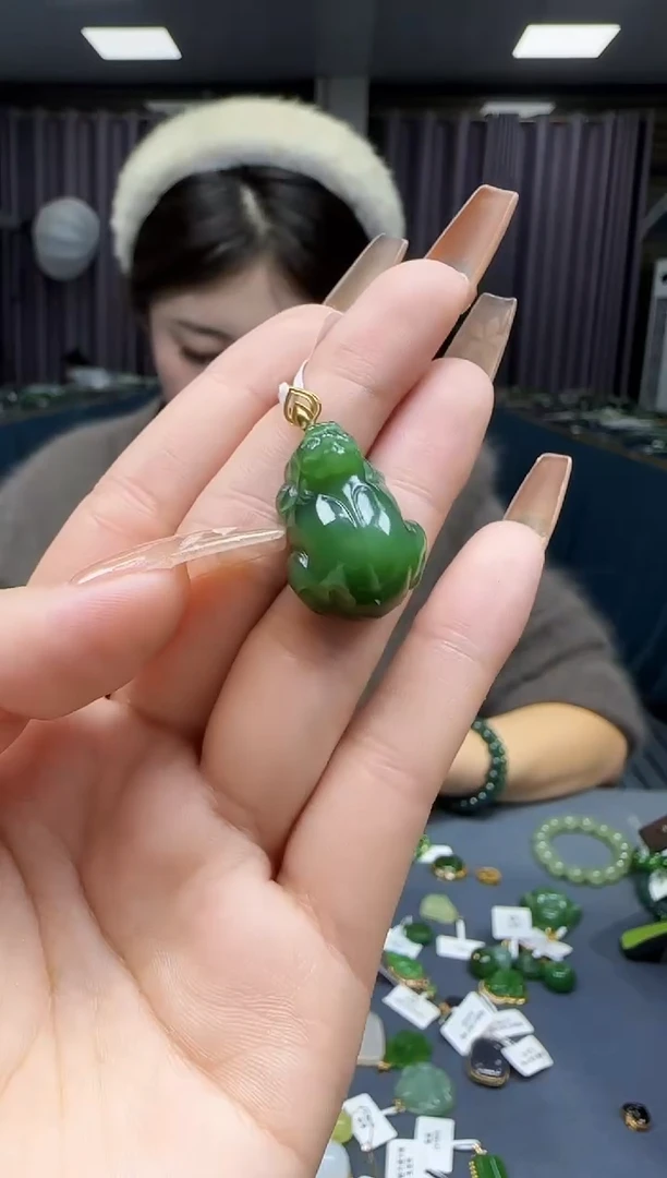【闪购商品】和田玉挂件18K金镶嵌1