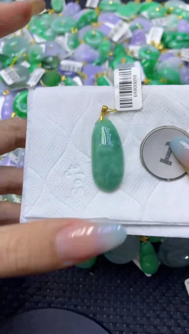 颈饰未镶嵌翡翠天然缅甸翡翠A货