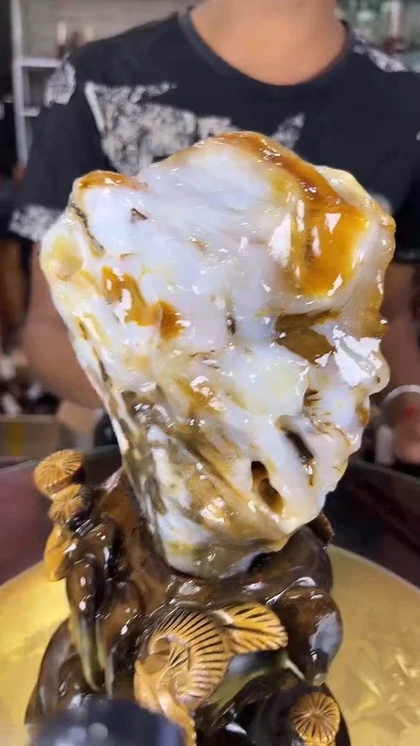 缅甸天然硅化玉摆件