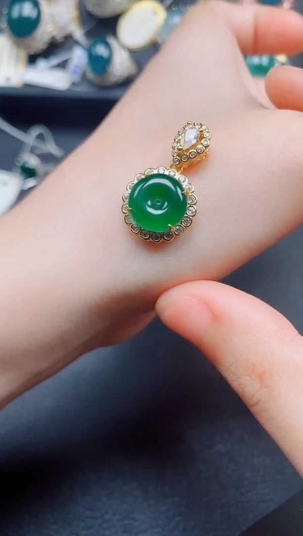 翡翠银S925镶嵌吊坠(赠链)翡翠