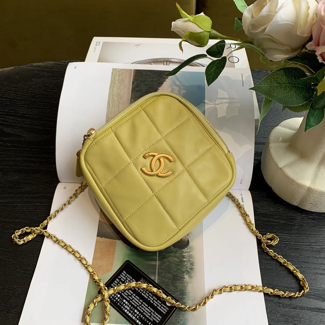 99新 Chanel/香奈儿 CHANEL 新款 菱形钻石包 斜挎 卡30开99新
