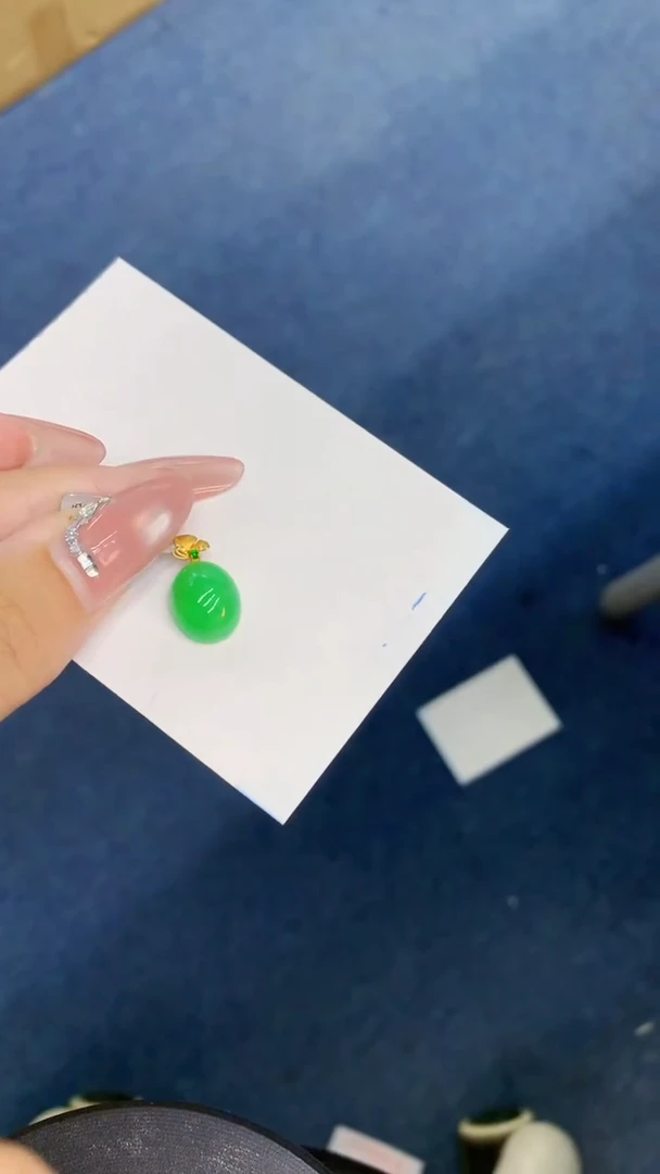 翡翠18K金镶嵌吊坠(不含链)1