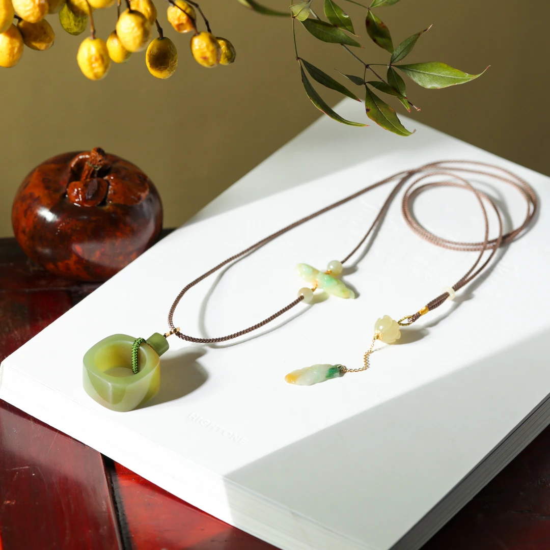 【意婵】《智慧》天然典藏级老料和田玉黄口糖项链翡翠18K金-908535