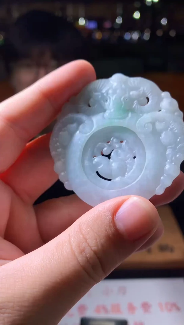 翡翠未镶嵌颈饰天然翡翠A货拍一发一