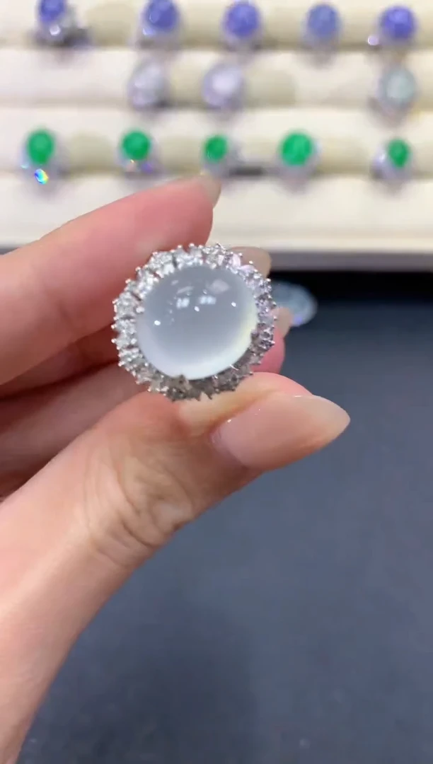 【闪购商品】翡翠戒指18K金镶嵌a349