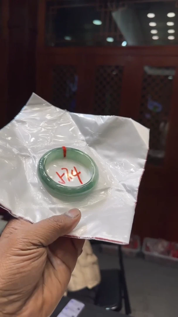 【闪购商品】翡翠手镯未镶嵌手镯